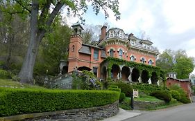 The Harry Packer Mansion Inn